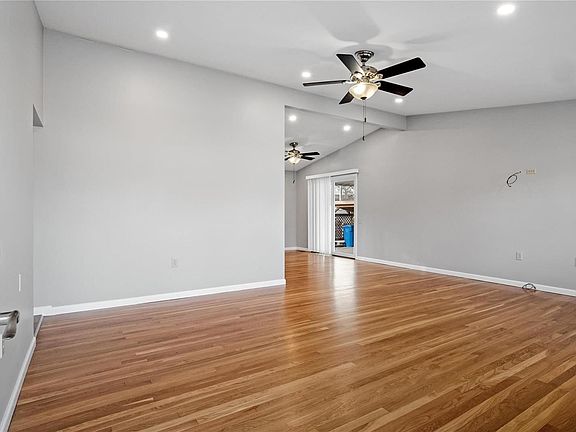 3rd image of 1635 Jodphur Dr