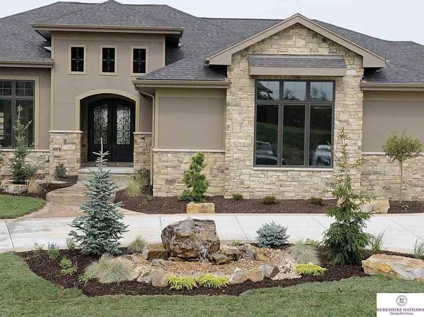 284 Driftwood Ln, Ashland, NE 68003