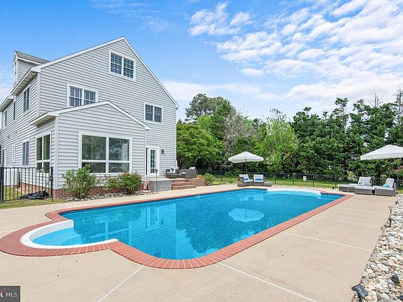 4th image of 6011 Sunnyside Ct