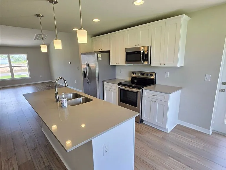5553 Castania Dr — Photo 8
