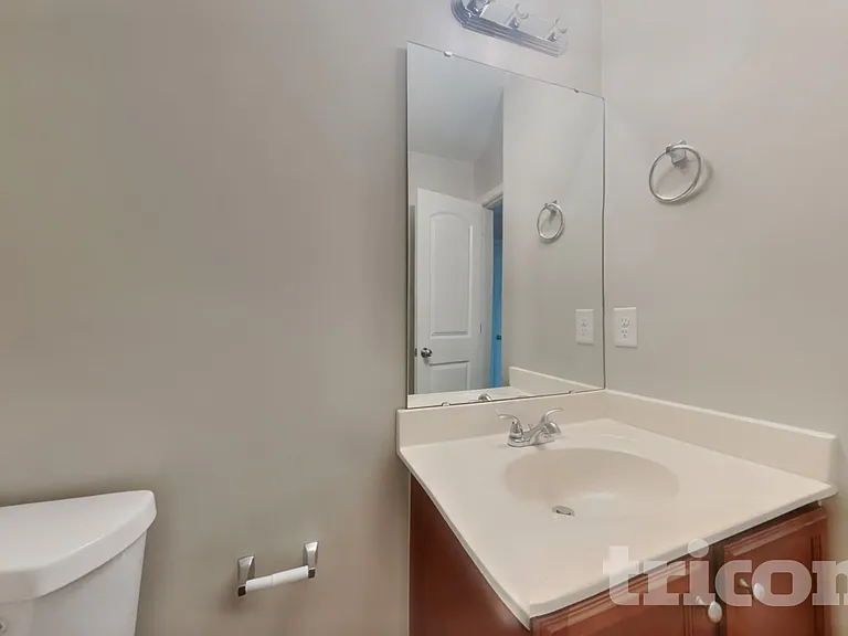 1505 Hamilton Hills Dr — Photo 12