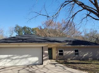8 Holly Ln, Bay City, TX 77414