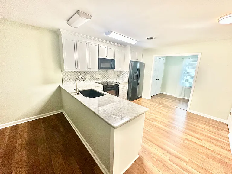 102 Ashleigh Ct — Photo 6