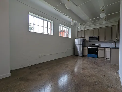 305 6th St Photo 1