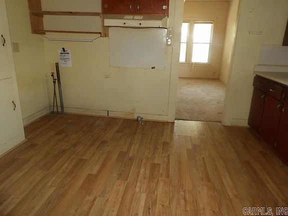 2nd image of 222 Ritter St