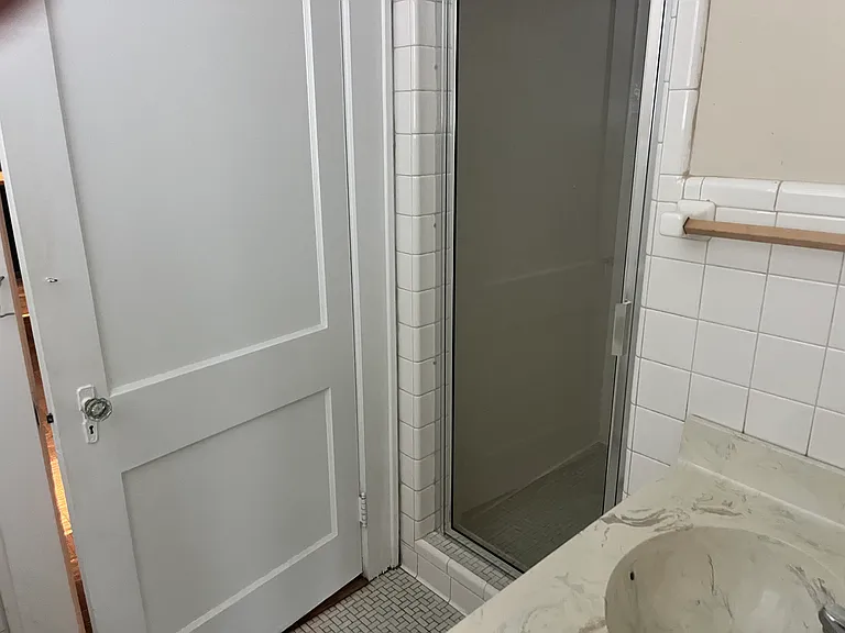 404 Croft St #404 — Photo 5