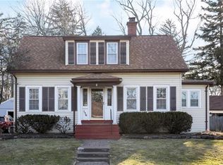 156 Garrison Rd, Williamsville, NY 14221