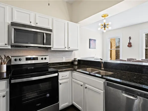 2855 Peachtree Rd NE APT 115, Atlanta, GA 30305