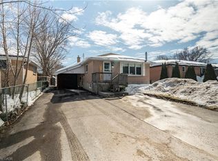 34 Bothwell Cres, Barrie, ON L4M2S6