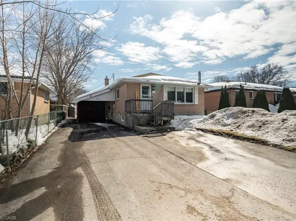 34 Bothwell Cres, Barrie, ON L4M 2S6