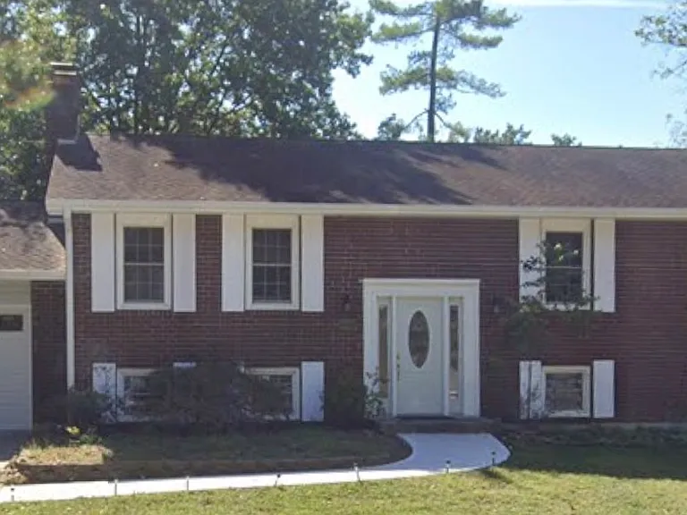 15 Circle Dr — Photo 2