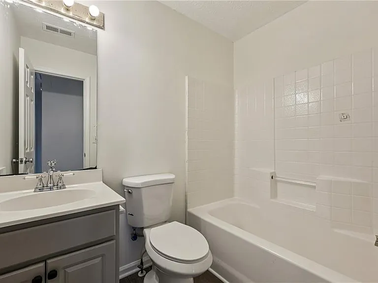 390 Manor Glen Dr — Photo 11