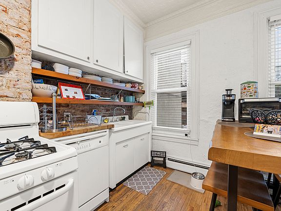 4th image of 521 Jefferson St APT 1L