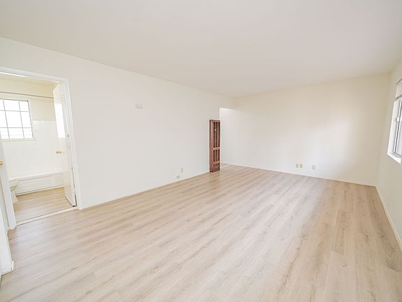 4th image of 354 Vernon St #304