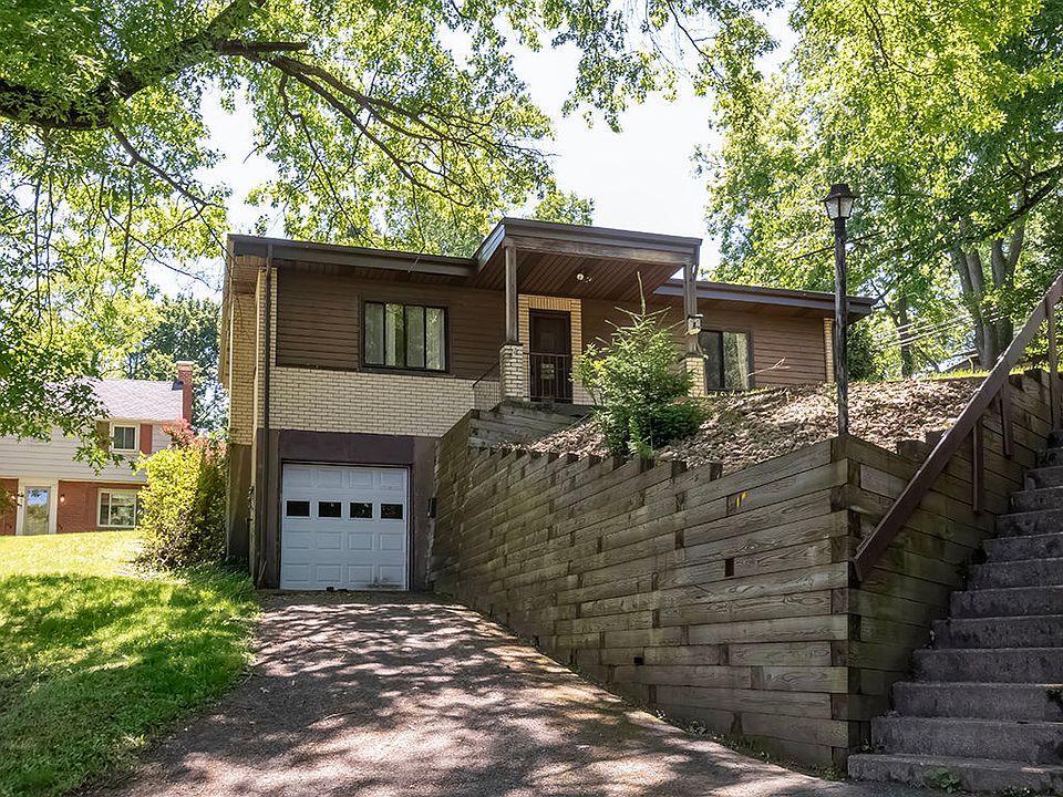 1st image of 834 Hawthorne Dr
