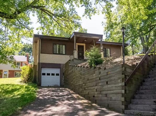 834 Hawthorne Dr, Pittsburgh, PA 15235