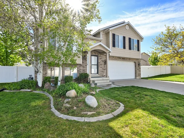 4020 Westlake Dr, Roy, UT 84067