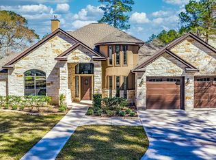 200 Harbor Run Dr, Coldspring, TX 77331