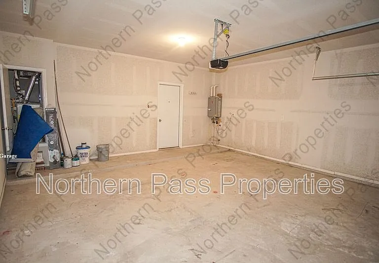 1077 Indigo Sky St — Photo 31