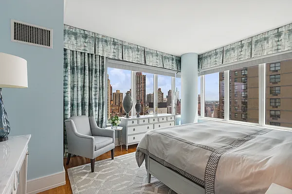 Rented by Compass | media 22