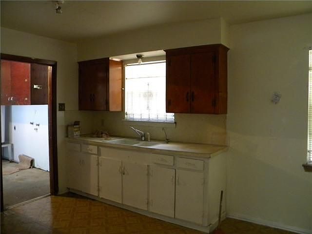 2nd image of 6523 Annunciation St