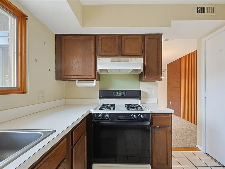 52 Rosewood Dr #52 — Photo 15