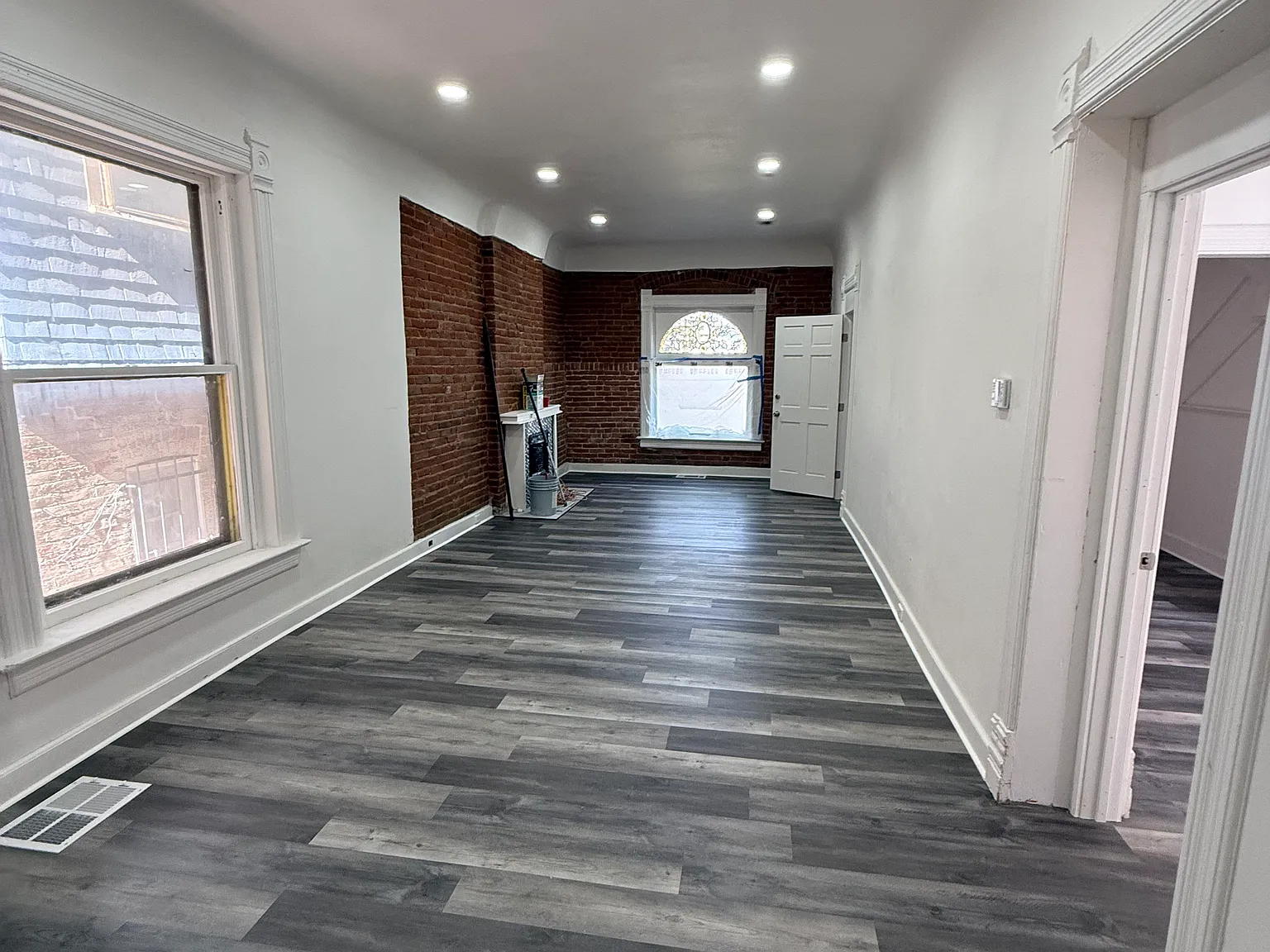 2 bed, 1200 sqft, $2,200 — Photo 4