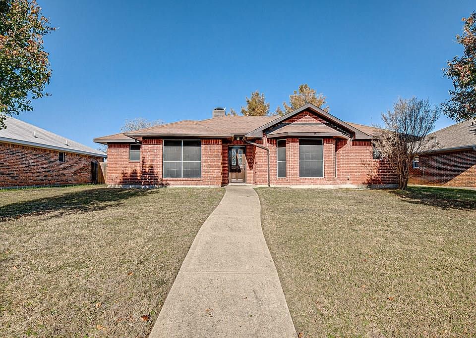 1st image of 2609 Boardwalk Dr
