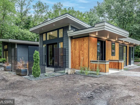 6115 Cathcart Dr, Shorewood, MN 55331