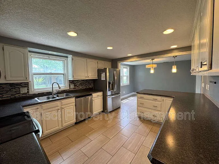 7021 Omaha Ct — Photo 5