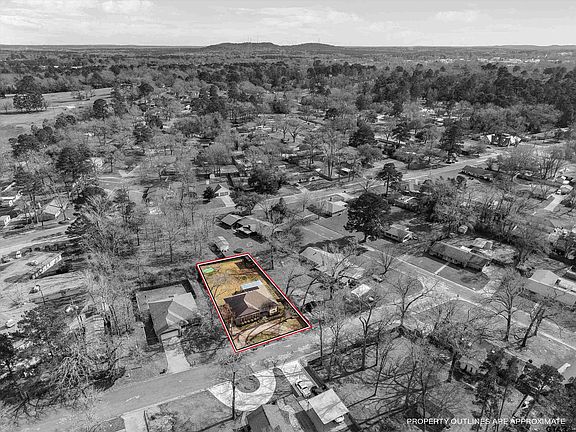 2nd image of 1703 Azalea St