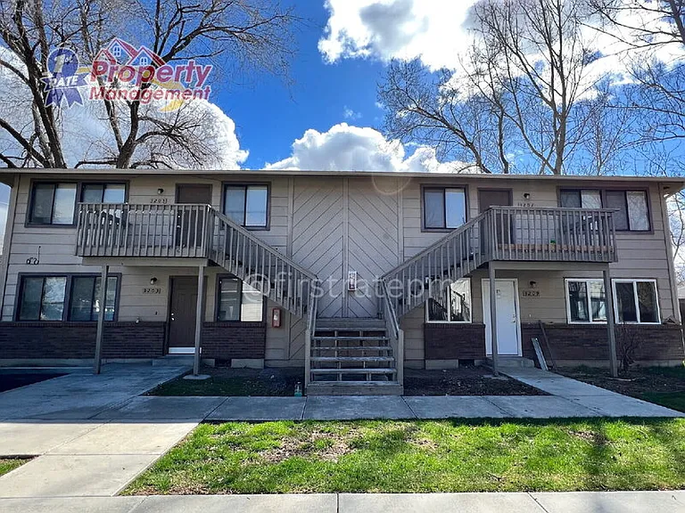3219 Rose Hill St — Photo 1