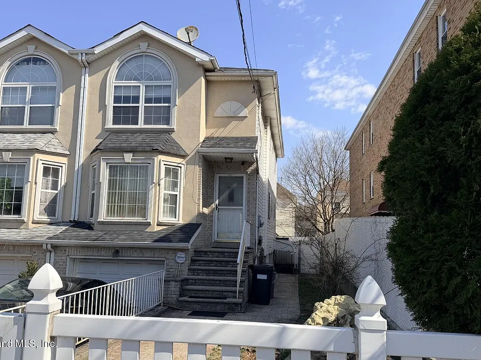 223 Buel Ave #B
