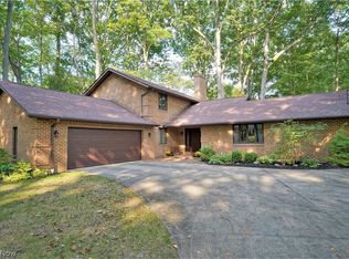 3021 Harriet Rd, Stow, OH 44224