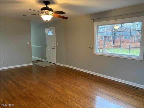 4th image of 3308 Broad St