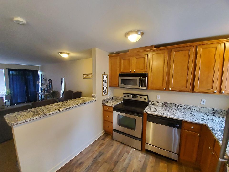 1st image of 22612 6th Ave S APT 1