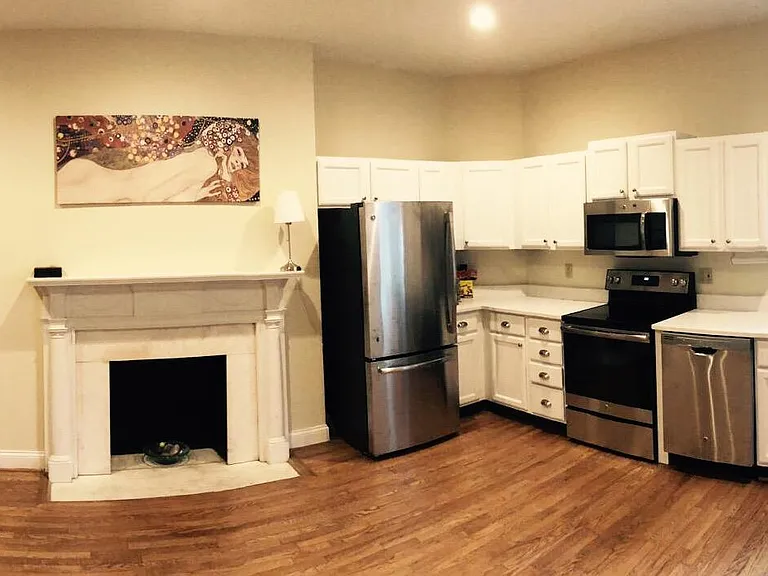 405 N Charles St #D — Photo 3