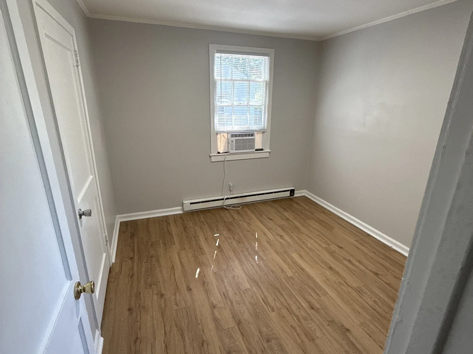 1821 Gatewood Avenue - 1 — Photo 2