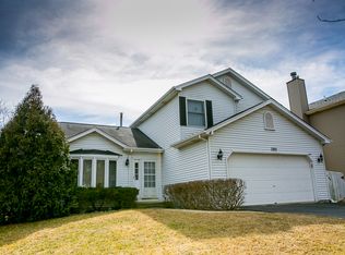 1307 Fox Meadow Ct, St Charles, IL 60174