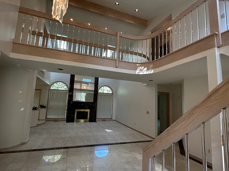 6739 Arlington Dr — Photo 10