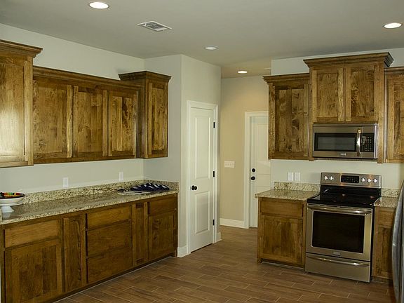 5th image of 1020 E Hatton St