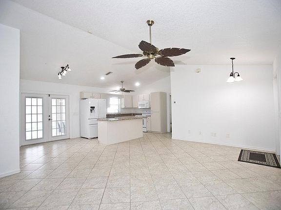 4th image of 4284 Sunburst Ave