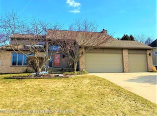 2488 Barnsbury Rd, East Lansing, MI 48823