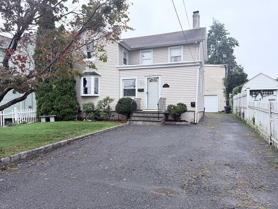 1st image of 20 Devoe St