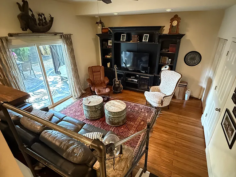 331 Pleasant St — Photo 40