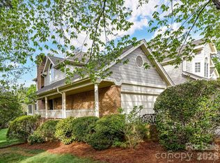 1847 Meadowood Ln, Charlotte, NC 28211