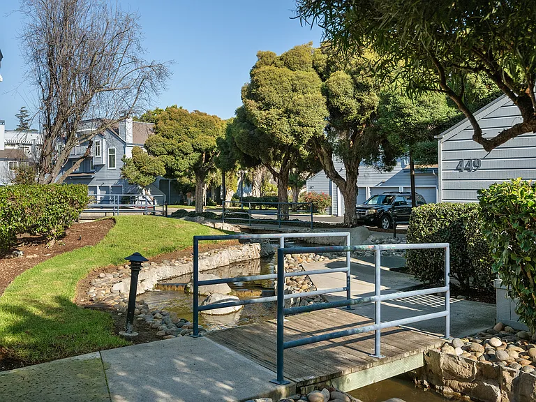 453 Cork Harbour Cir #E — Photo 34