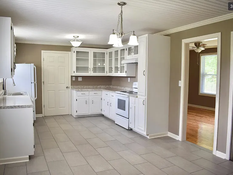 442 Appleton Dr — Photo 5
