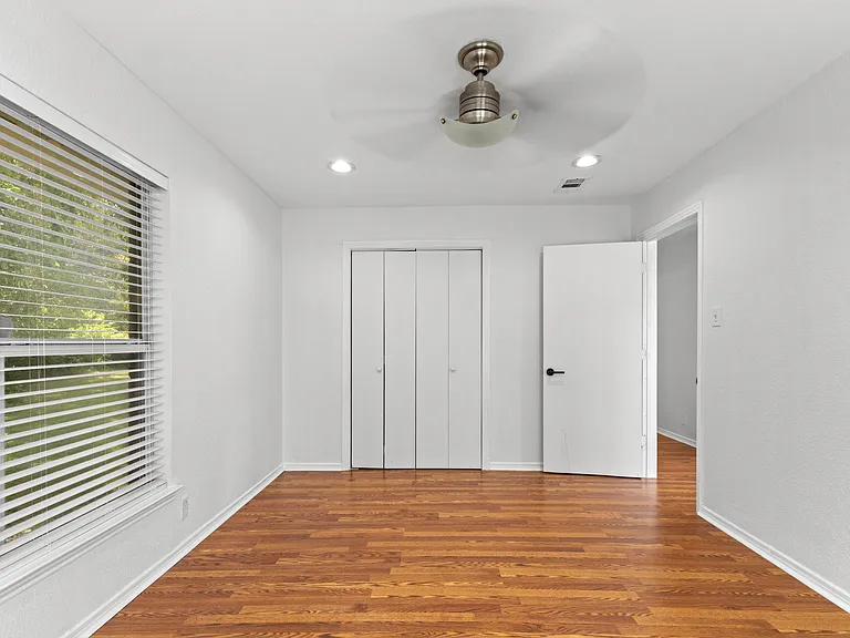 3611 Bonzer St — Photo 12