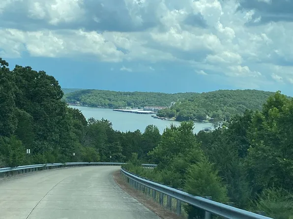 25 Gaynor Hollow Dr, Roach, MO 65787